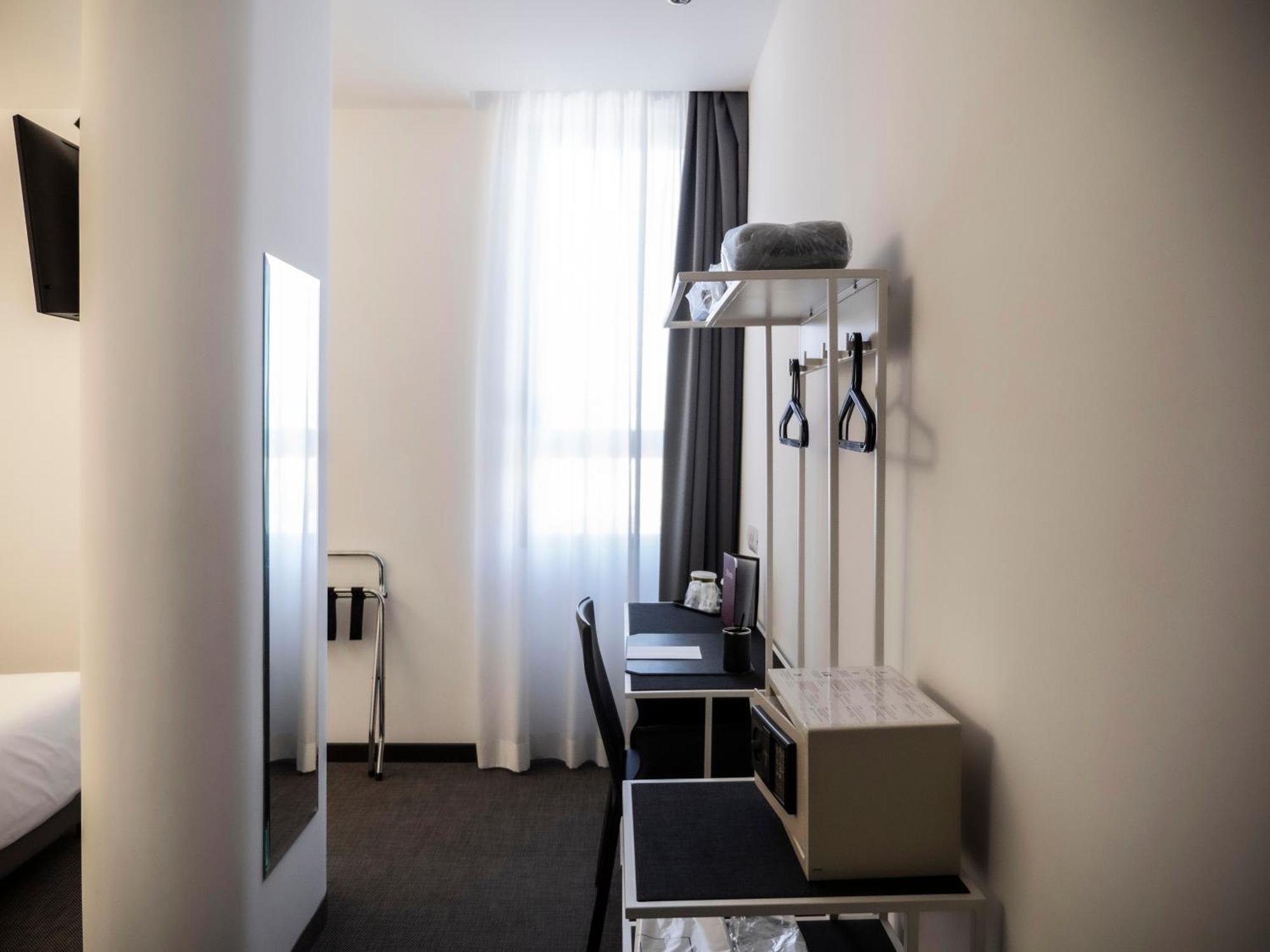 Loto Business Hotel Rome Exterior photo